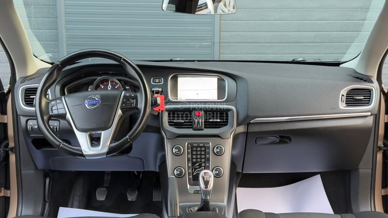 Volvo V40 1.6 D2 MOMENTUM