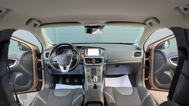 Volvo V40 1.6 D2 MOMENTUM