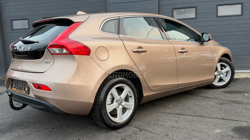 Volvo V40 1.6 D2 MOMENTUM