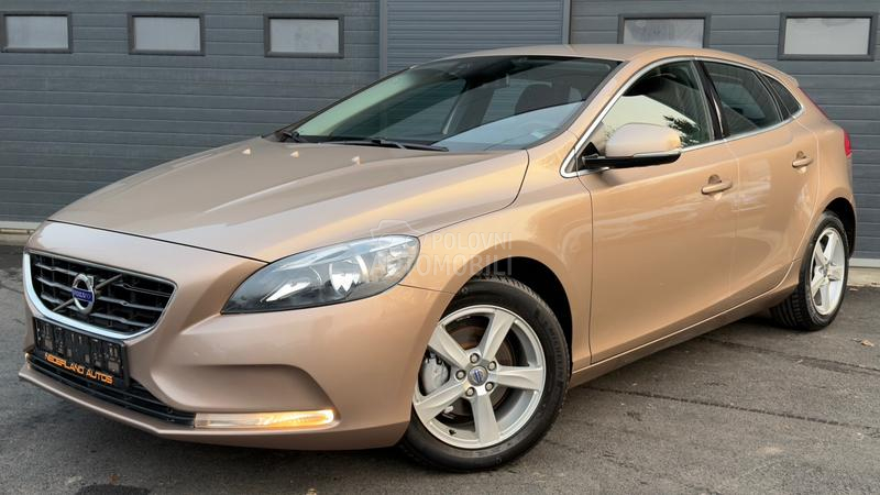Volvo V40 1.6 D2 MOMENTUM