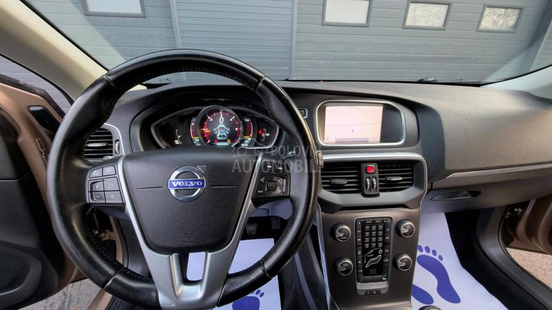 Volvo V40 1.6 D2 MOMENTUM