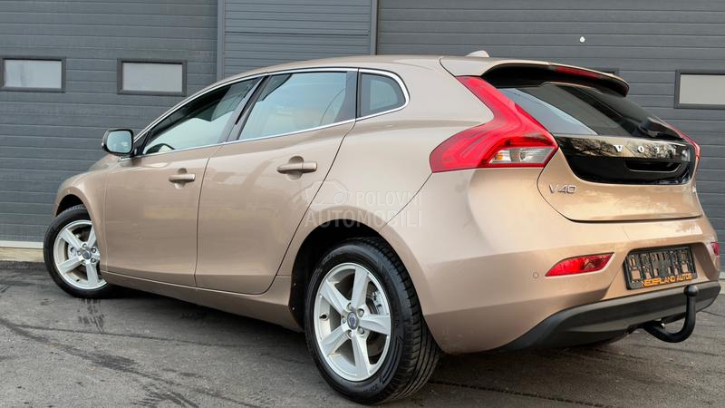 Volvo V40 1.6 D2 MOMENTUM