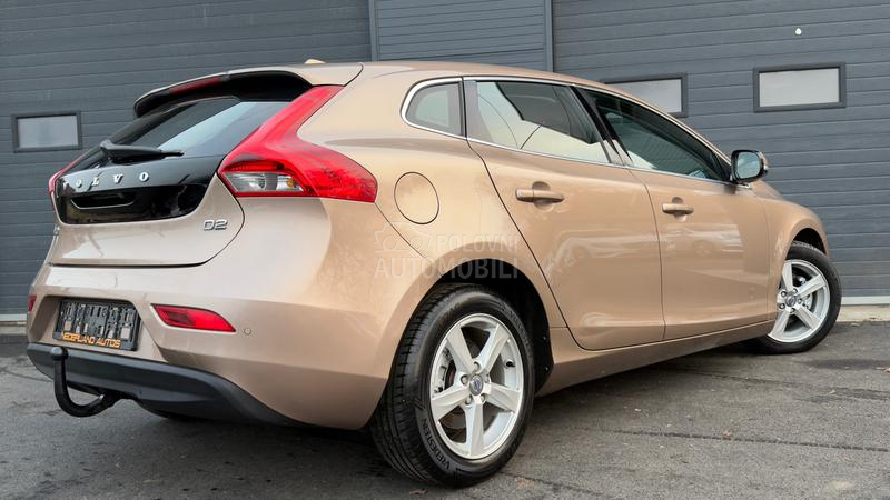 Volvo V40 1.6 D2 MOMENTUM