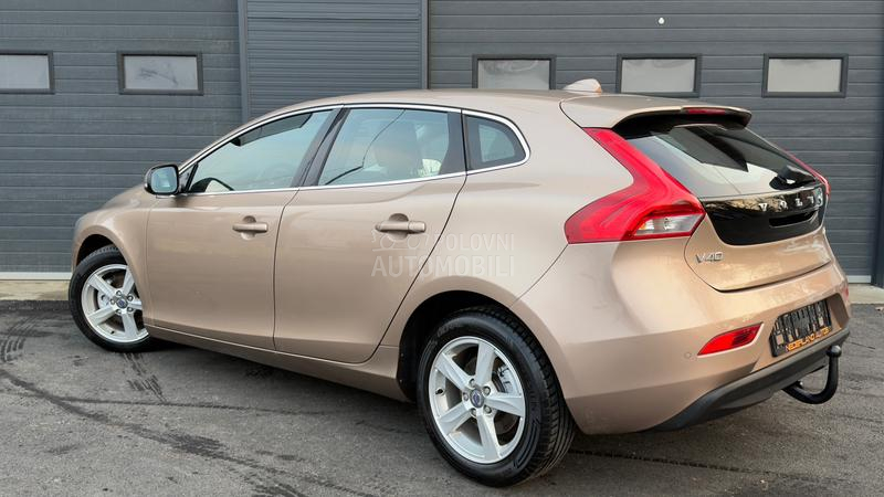 Volvo V40 1.6 D2 MOMENTUM