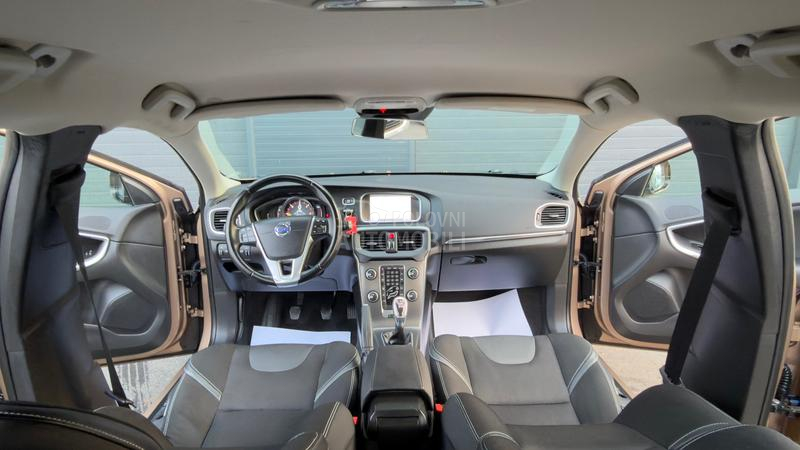 Volvo V40 1.6 D2 MOMENTUM