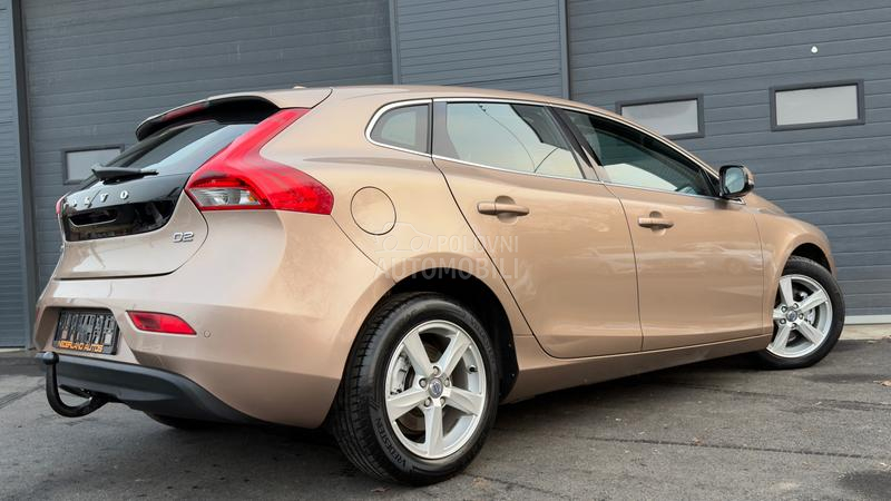 Volvo V40 1.6 D2 MOMENTUM