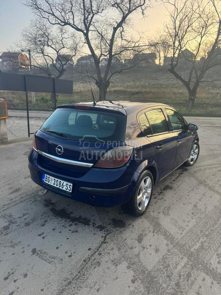 Opel Astra H 1.7
