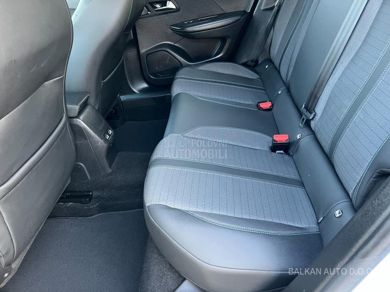 Peugeot 2008 1.2/ALLURE/NAV/LED