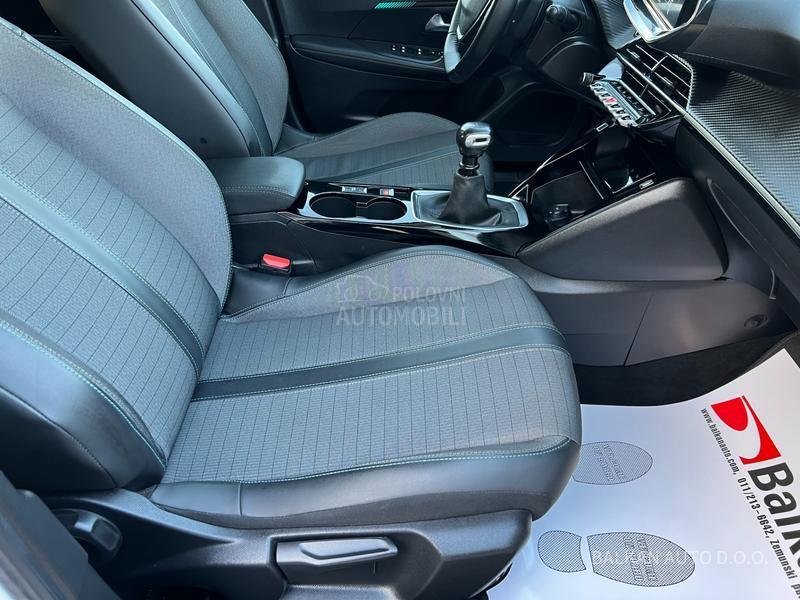 Peugeot 2008 1.2/ALLURE/NAV/LED