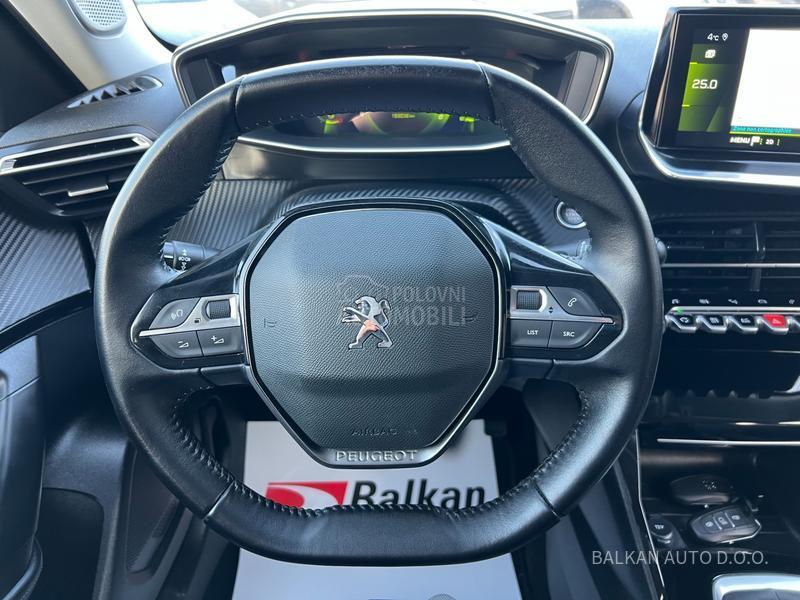 Peugeot 2008 1.2/ALLURE/NAV/LED