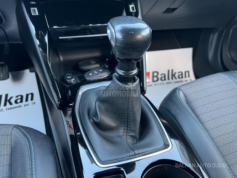 Peugeot 2008 1.2/ALLURE/NAV/LED