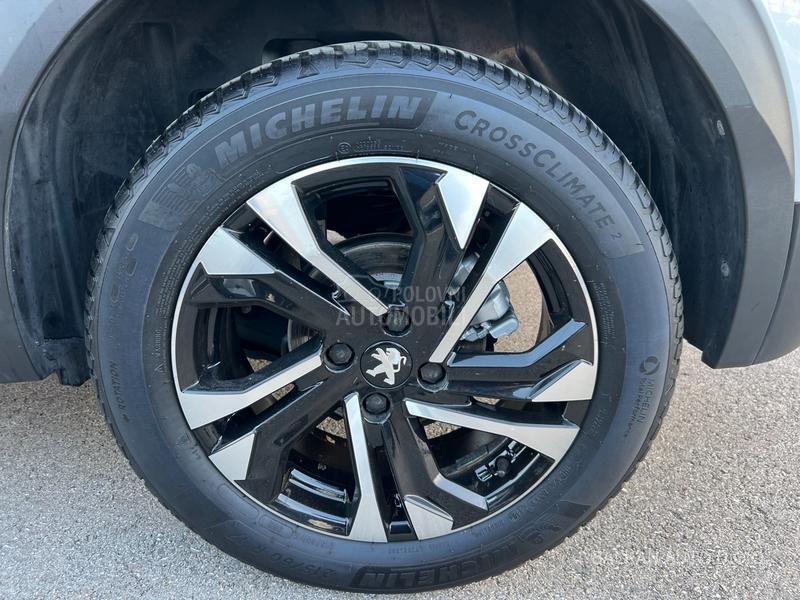 Peugeot 2008 1.2/ALLURE/NAV/LED