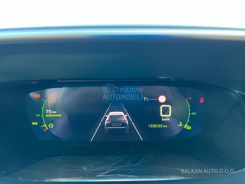 Peugeot 2008 1.2/ALLURE/NAV/LED