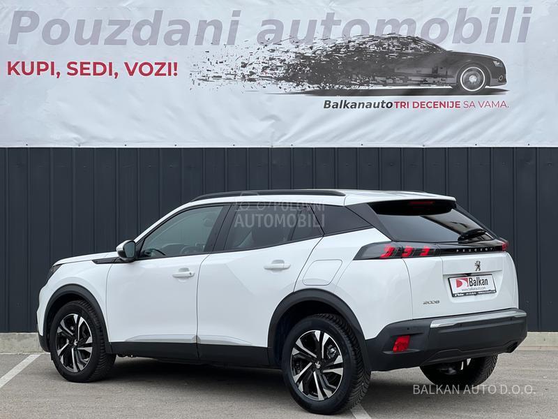 Peugeot 2008 1.2/ALLURE/NAV/LED