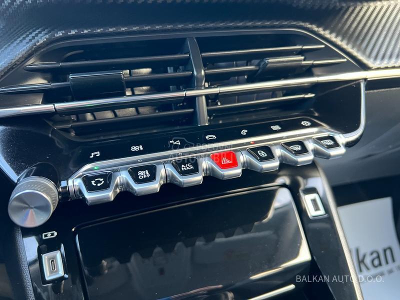 Peugeot 2008 1.2/ALLURE/NAV/LED