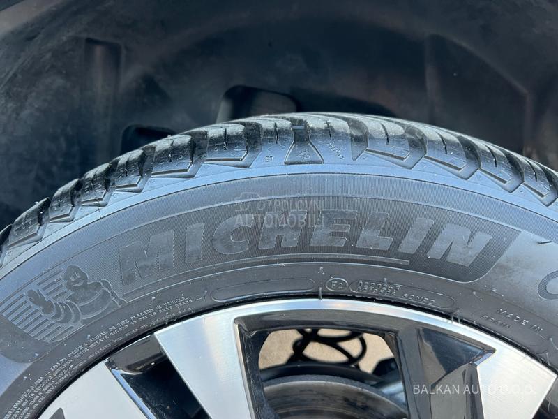 Peugeot 2008 1.2/ALLURE/NAV/LED