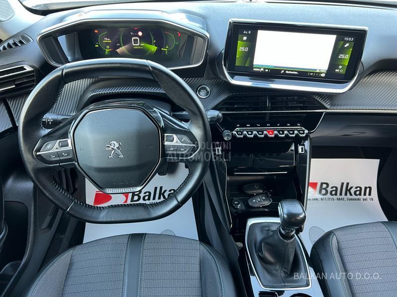 Peugeot 2008 1.2/ALLURE/NAV/LED