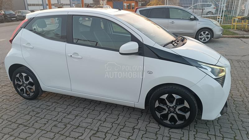 Toyota Aygo 1.0 VVTI X-PLAY