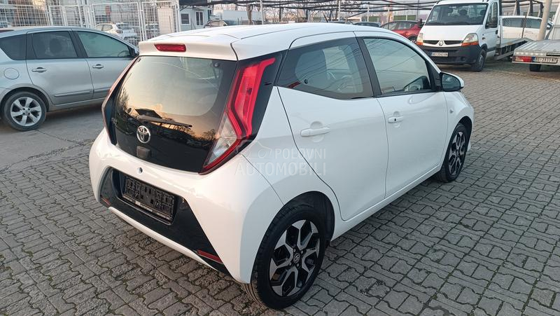 Toyota Aygo 1.0 VVTI X-PLAY