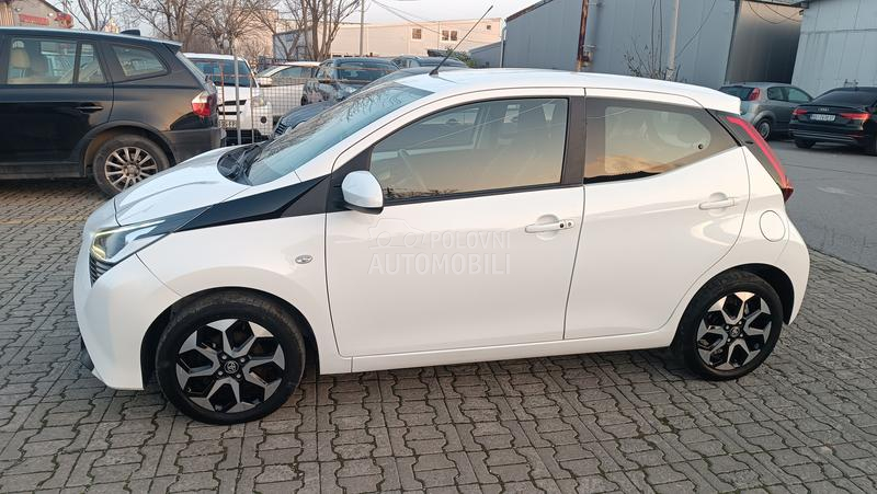 Toyota Aygo 1.0 VVTI X-PLAY
