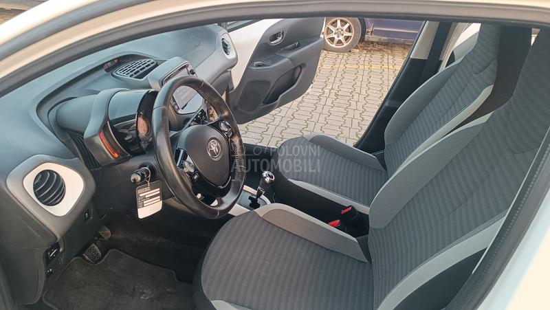 Toyota Aygo 1.0 VVTI X-PLAY
