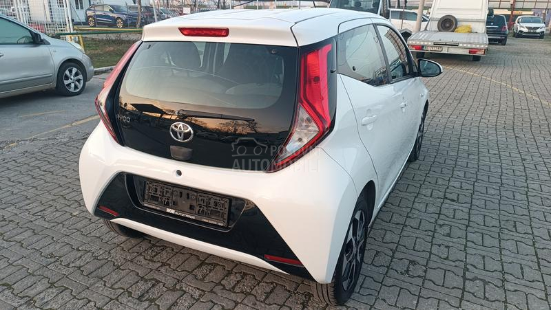 Toyota Aygo 1.0 VVTI X-PLAY
