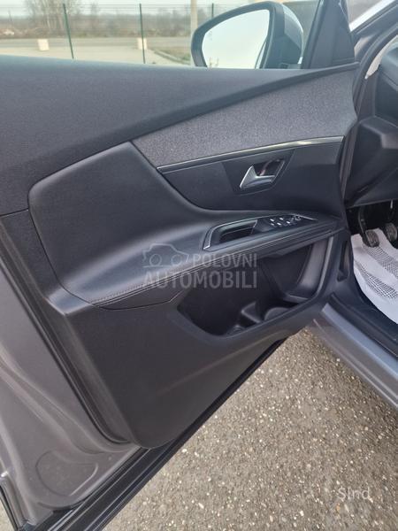 Peugeot 3008 1.5 BLUEHDI ALLURE