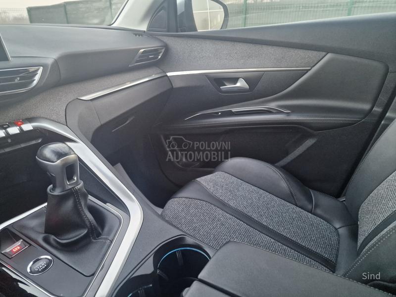 Peugeot 3008 1.5 BLUEHDI ALLURE