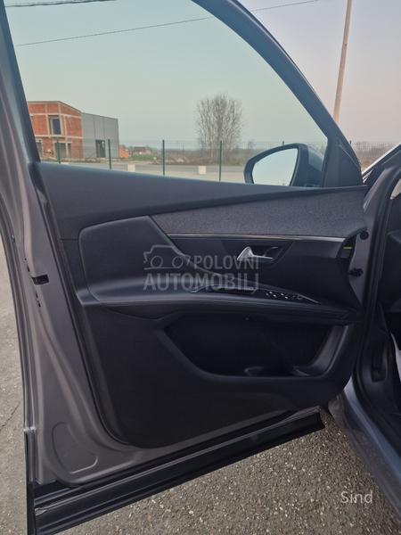 Peugeot 3008 1.5 BLUEHDI ALLURE