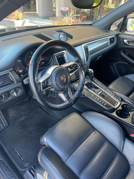 Porsche Macan S