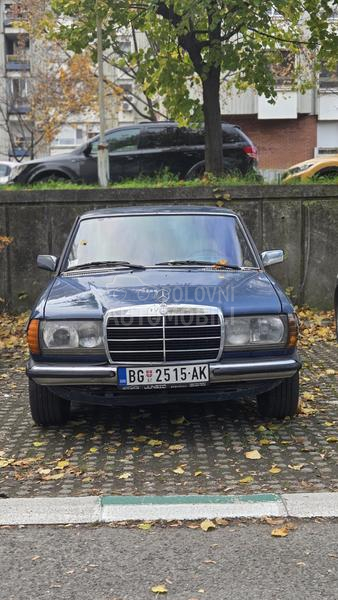 Mercedes Benz W123 240d