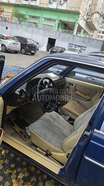 Mercedes Benz W123 240d