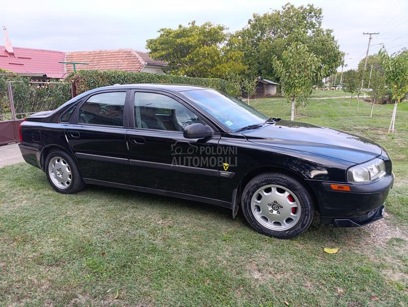 Volvo S80 