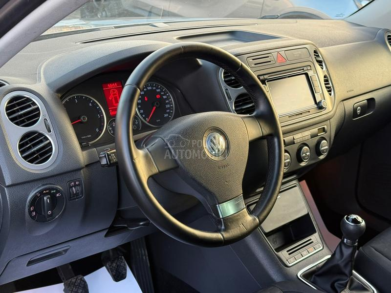 Volkswagen Tiguan 2.0 TDI NAVl SPORT