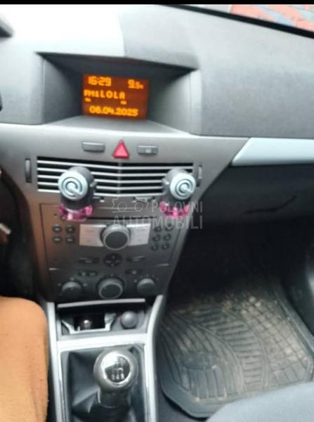 Opel Astra H 