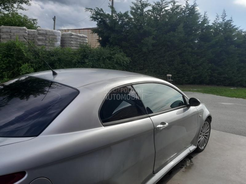 Alfa Romeo GT 