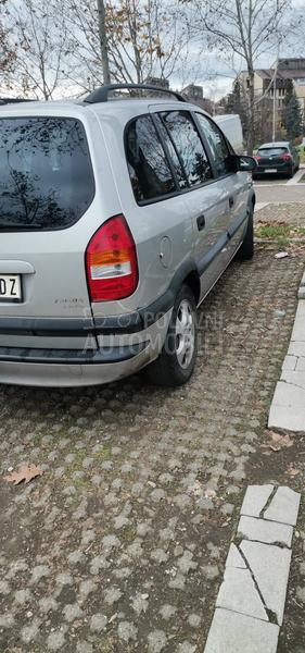 Opel Zafira 
