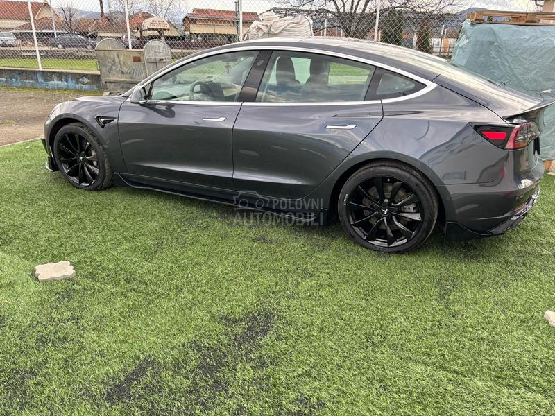 Tesla Model 3 Long range