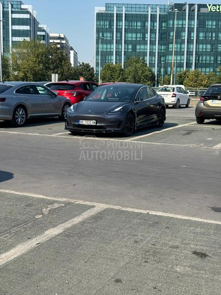 Tesla Model 3 Long range