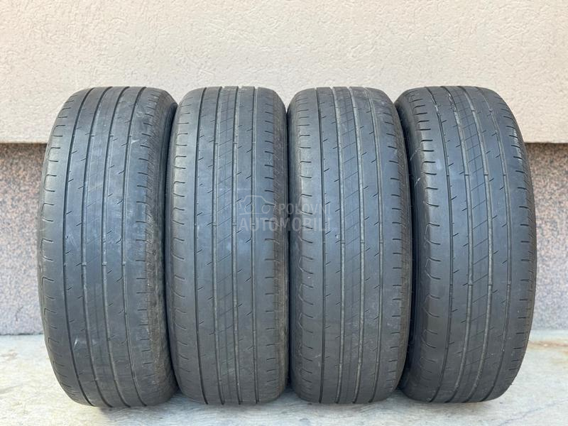 Goodyear 215/60 R17 Letnja