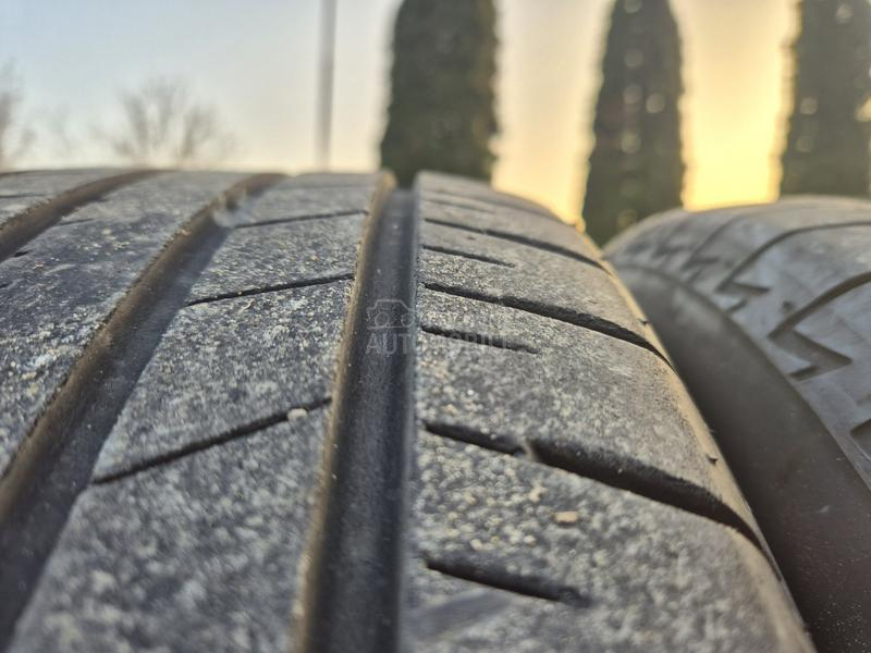 Bridgestone 225/55 R17 Letnja