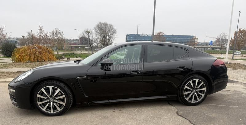 Porsche Panamera 