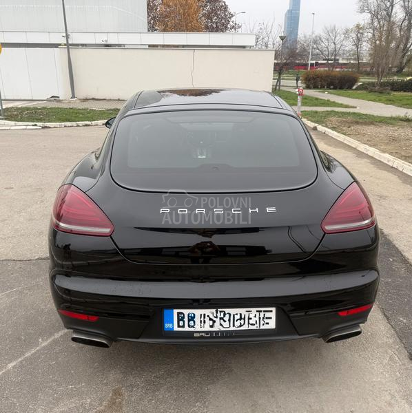 Porsche Panamera 