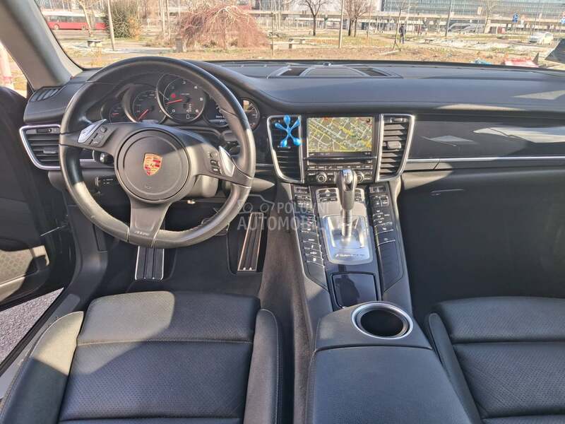 Porsche Panamera 