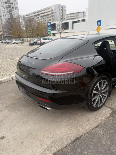 Porsche Panamera 