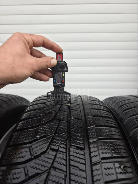 Hankook 205/50 R17 Zimska