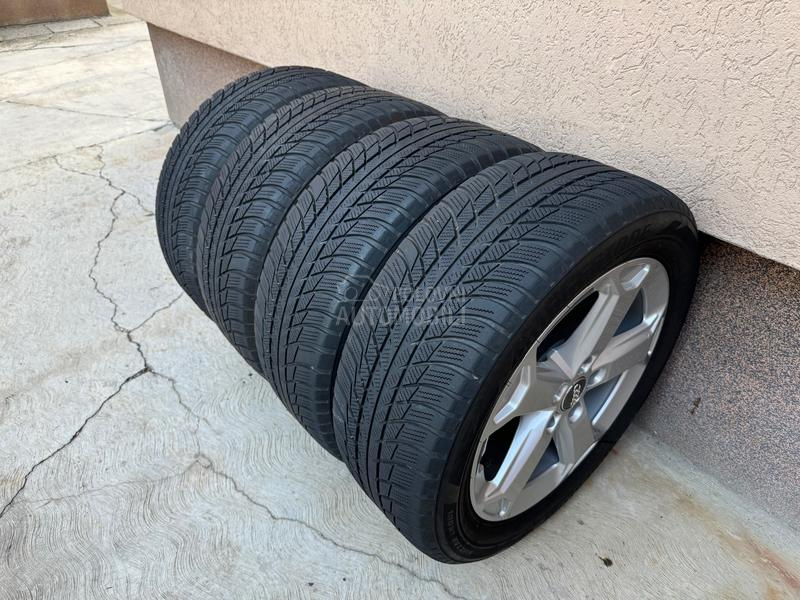Bridgestone 215/55 R17 Zimska