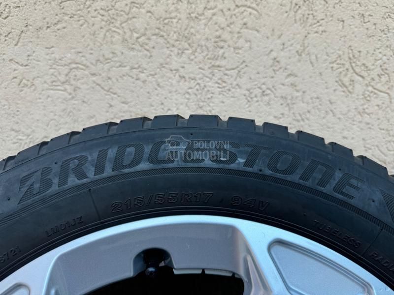 Bridgestone 215/55 R17 Zimska