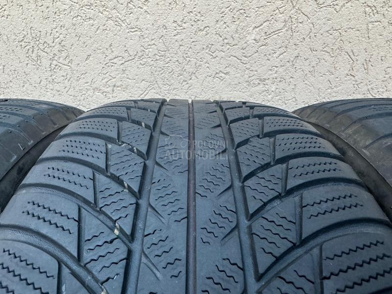 Bridgestone 215/55 R17 Zimska