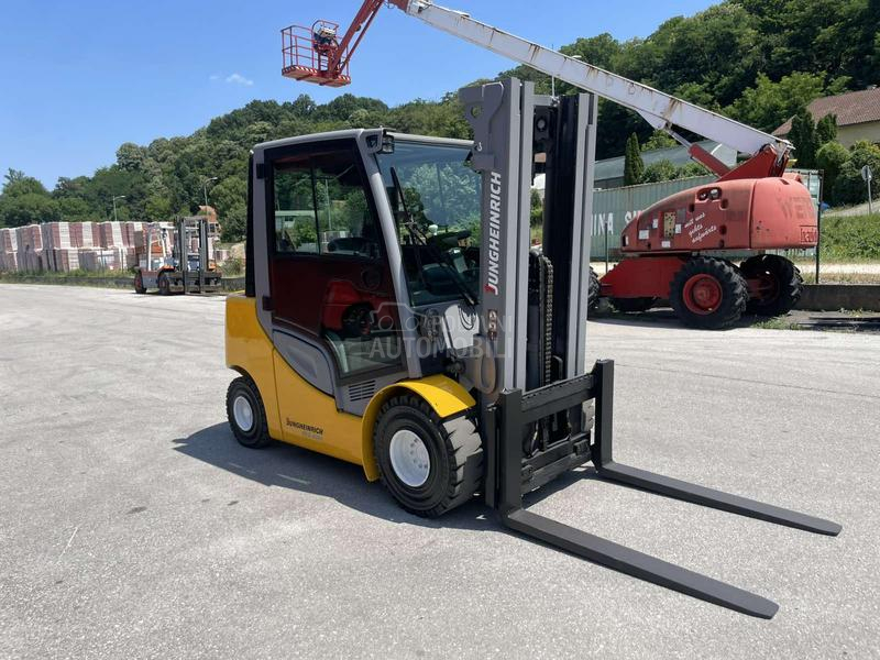 Jungheinrich 3 tone Triplex